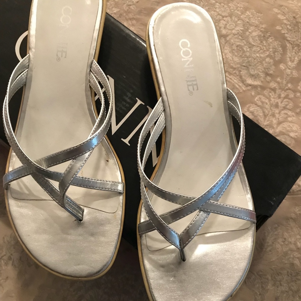 Women's Connie silver fit flops. Size 6. GUC